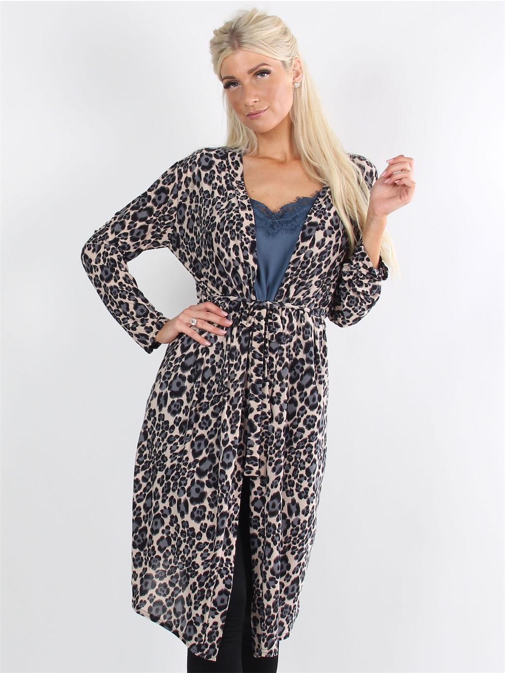 Cilja - Brun let kimono i leopardprint med bindebånd
